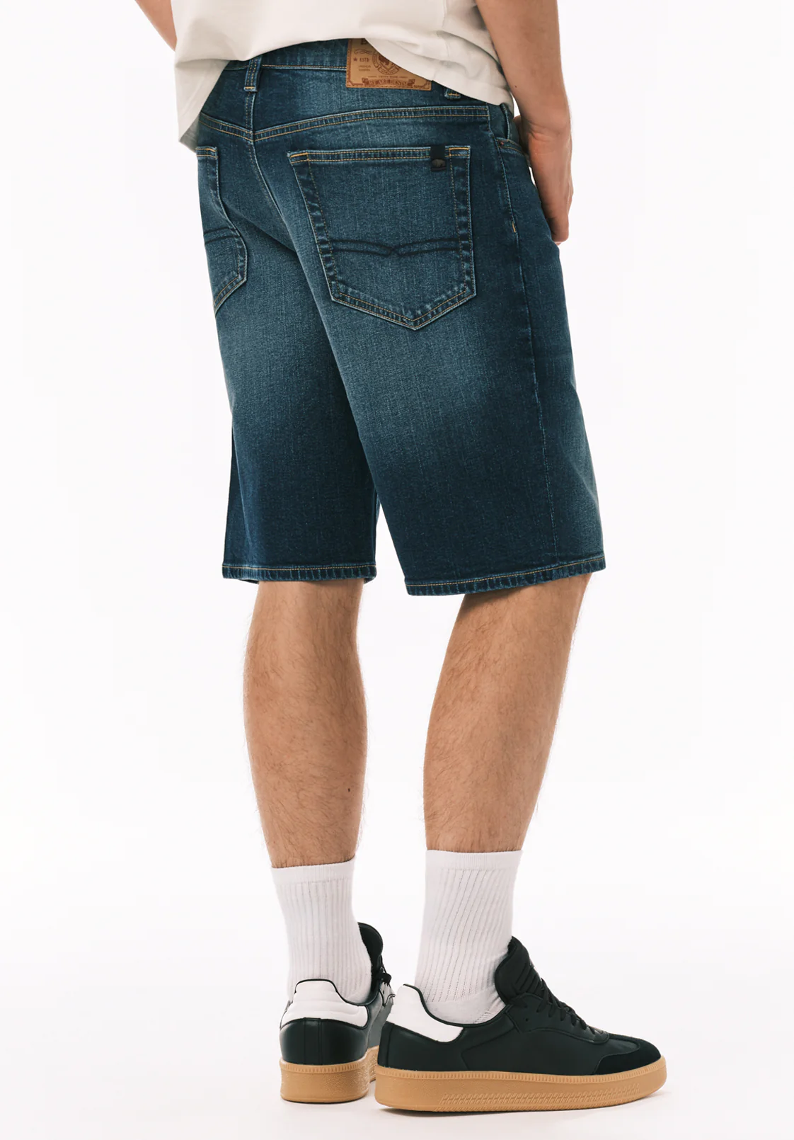 Relaxed Straight Dean Men's Denim Shorts, Contrast Whiskered - BM22953 - Image 4