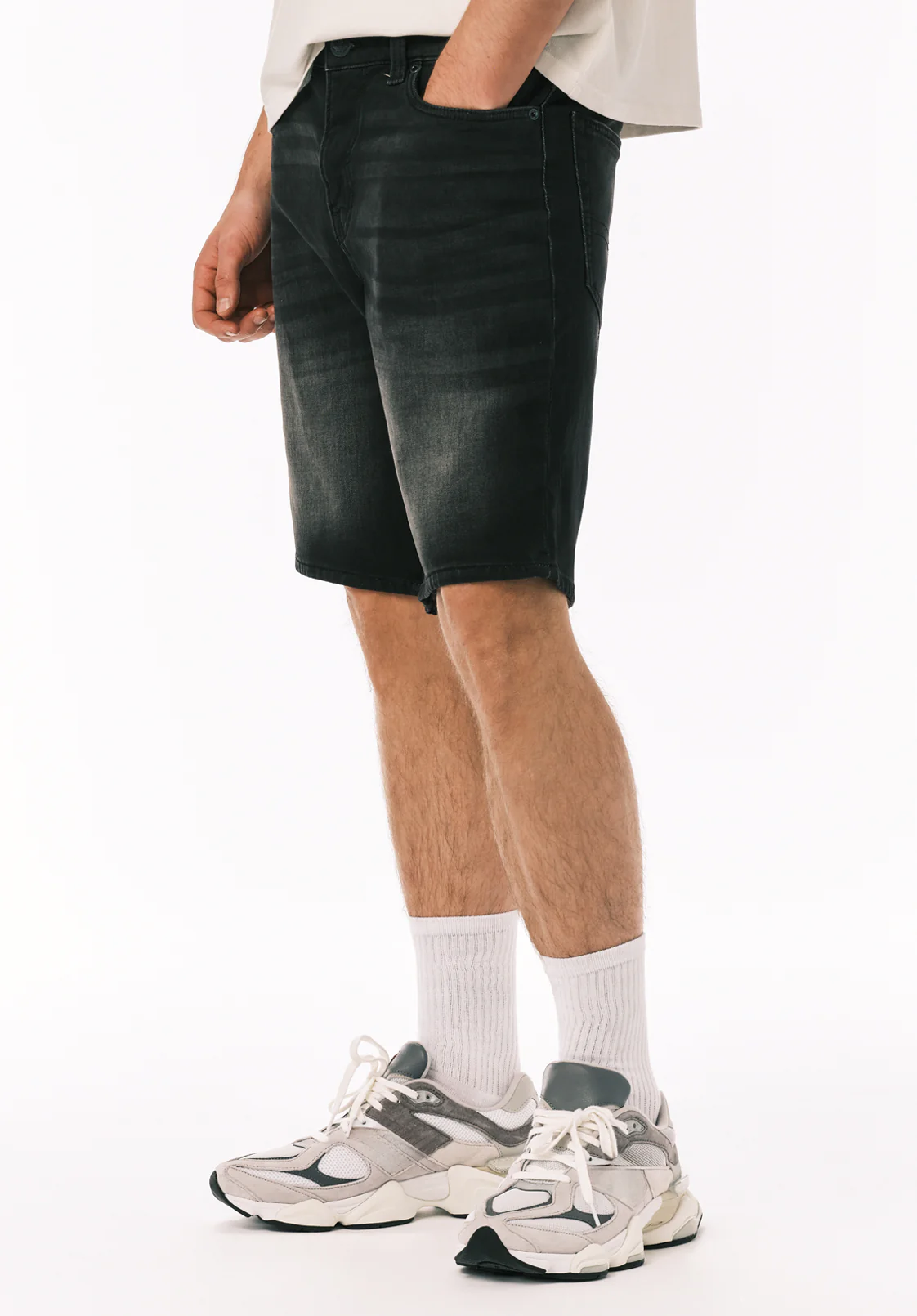 Relaxed Straight Dean Men's Freedom Flex Denim Shorts, Sanded Black - BM22965 - Image 3