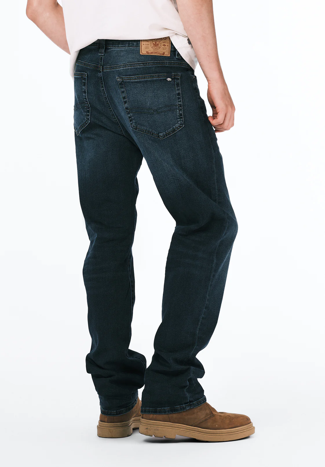 Relaxed Straight Driven Men's Jeans in Crinkled and Sanded Dark Blue - BM22639 - Image 4