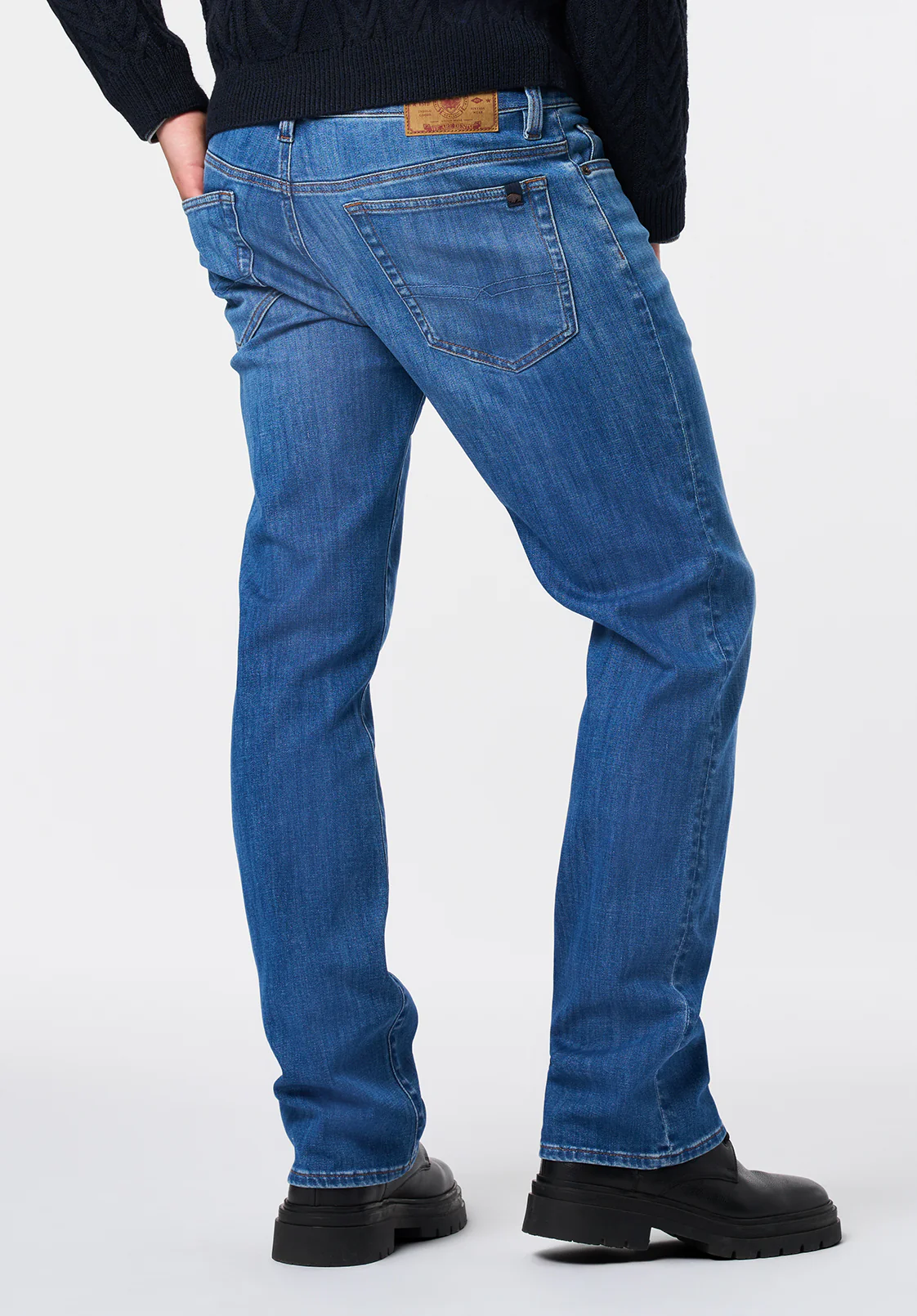 Relaxed Straight Driven Men's Jeans, Vintage Light Blue - BM26100 - Image 4