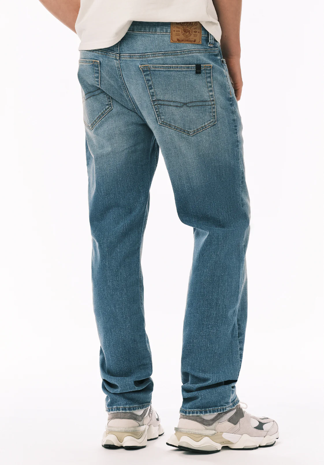 Relaxed Straight Driven Men’s Jeans, Whiskered and Crinkled - BM26138 - Image 4