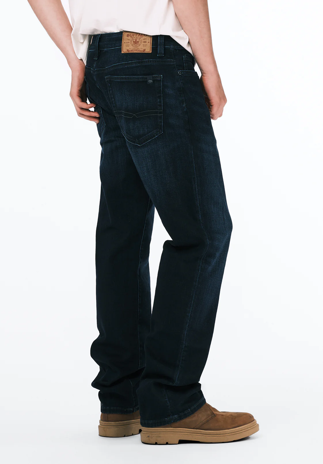 Relaxed Straight Driven Men's Jeans in Authentic Indigo - BM22137 - Image 4