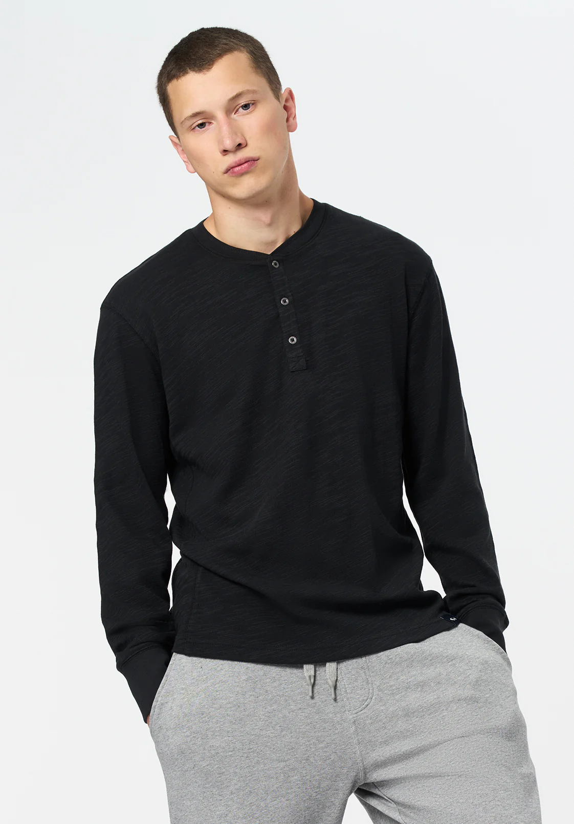 Kandid Men's Long-Sleeve Relaxed Henley Top, Black - BM24660 - Image 3