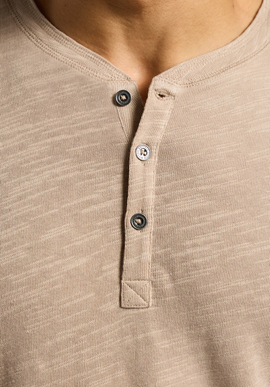 Kandido Men's Short Sleeve Slub Jersey Relaxed Henley Top, Tuffet Beige - BM24605 - Image 4