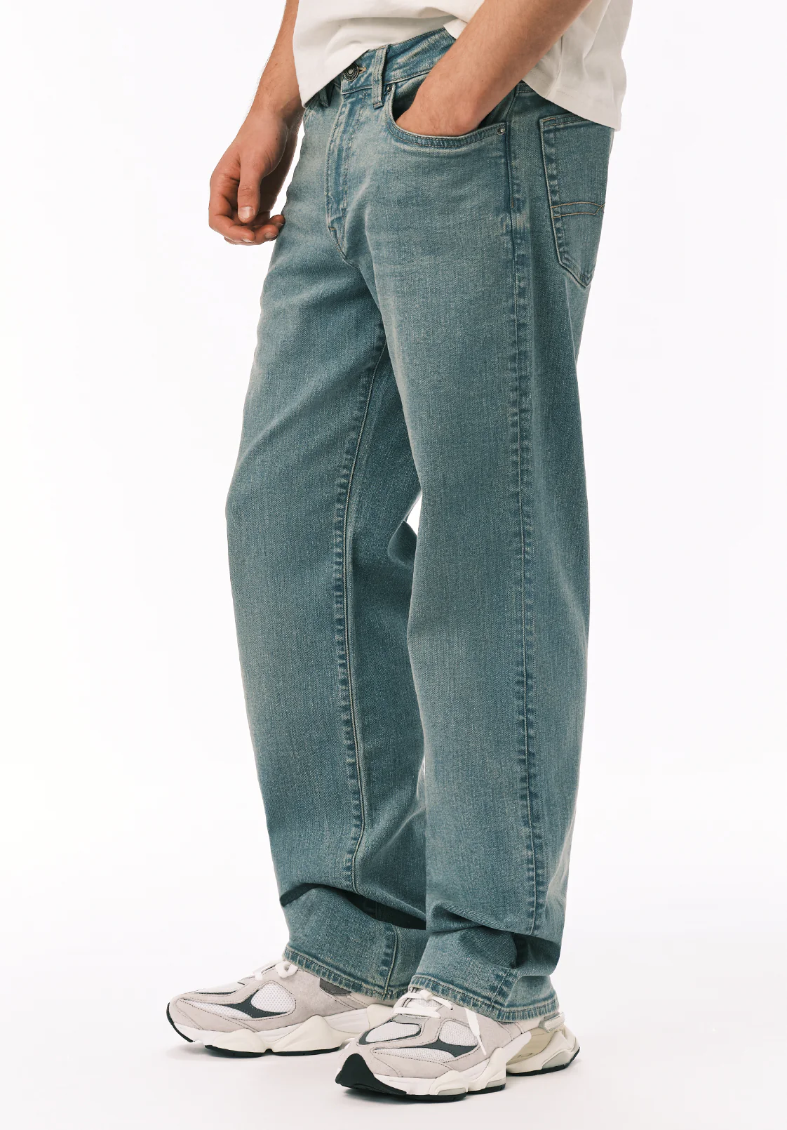 Ruffer Men's Easy Fit Jeans, Faded Wash - BM26166 - Image 3