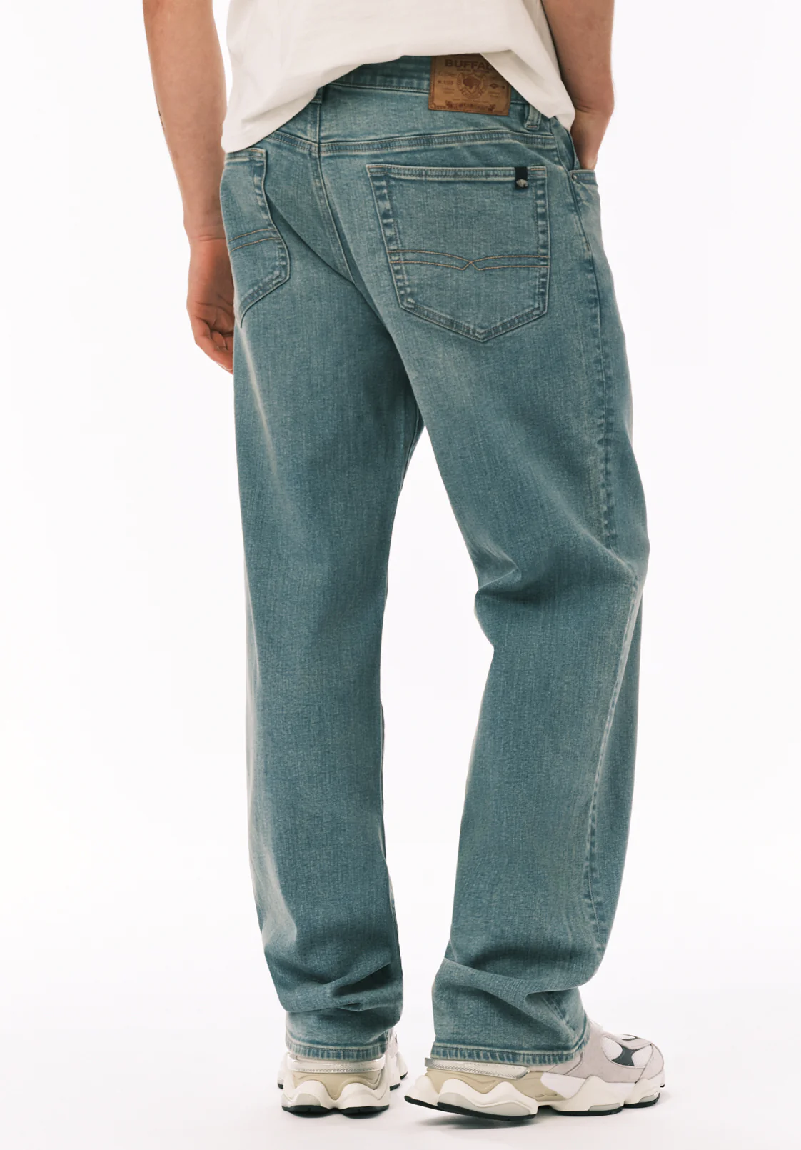 Ruffer Men's Easy Fit Jeans, Faded Wash - BM26166 - Image 4