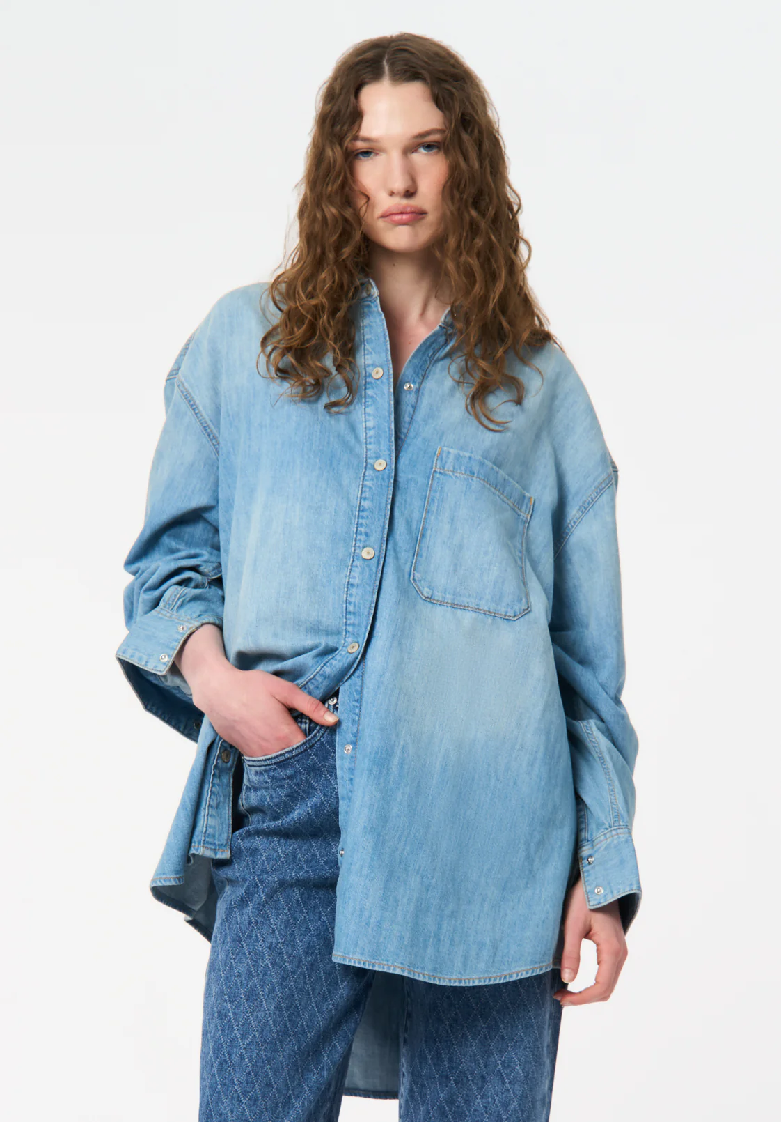 Safiya Oversized Women's Lightweight Denim Shirt, Light Blue - BL16114 - Image 2