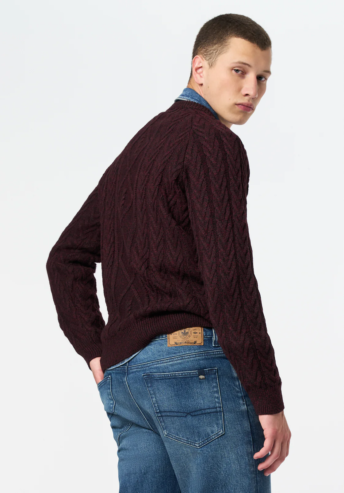 Walder Men's Relaxed Cable Knit Sweater, Maroon Banner - BM24771 - Image 4